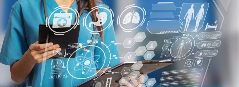 Avances médicos _ Doctor using clipboard and digital tablet find information patie